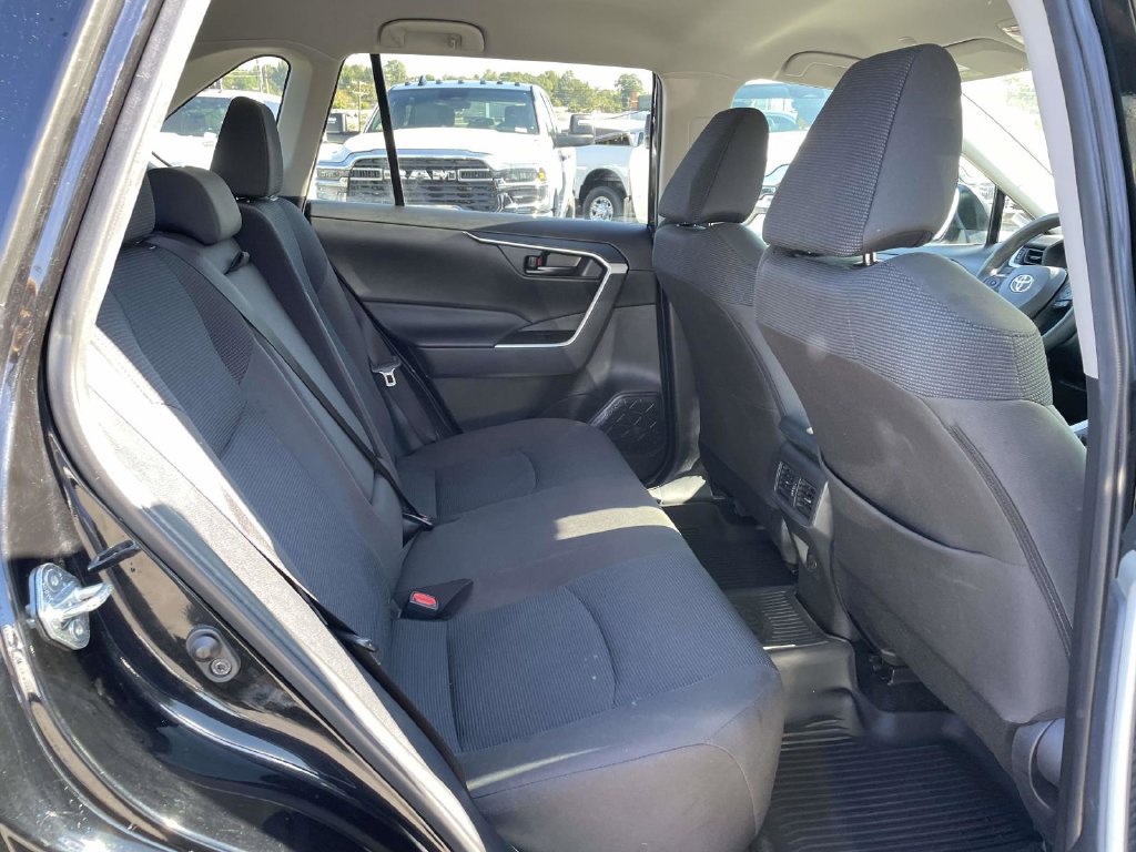 Used 2025 Toyota RAV4 LE FWD image 17
