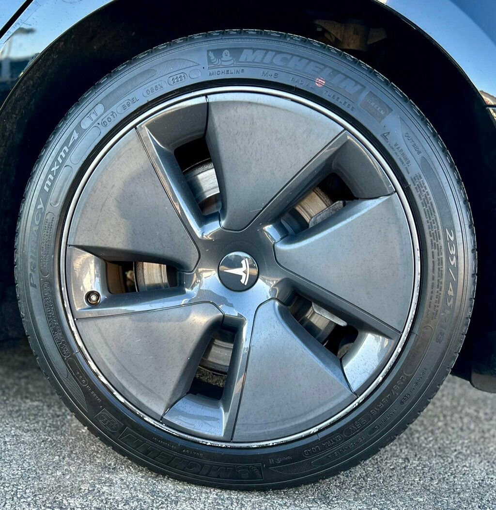 Used 2021 Tesla Model 3 Standard Range Plus image 31