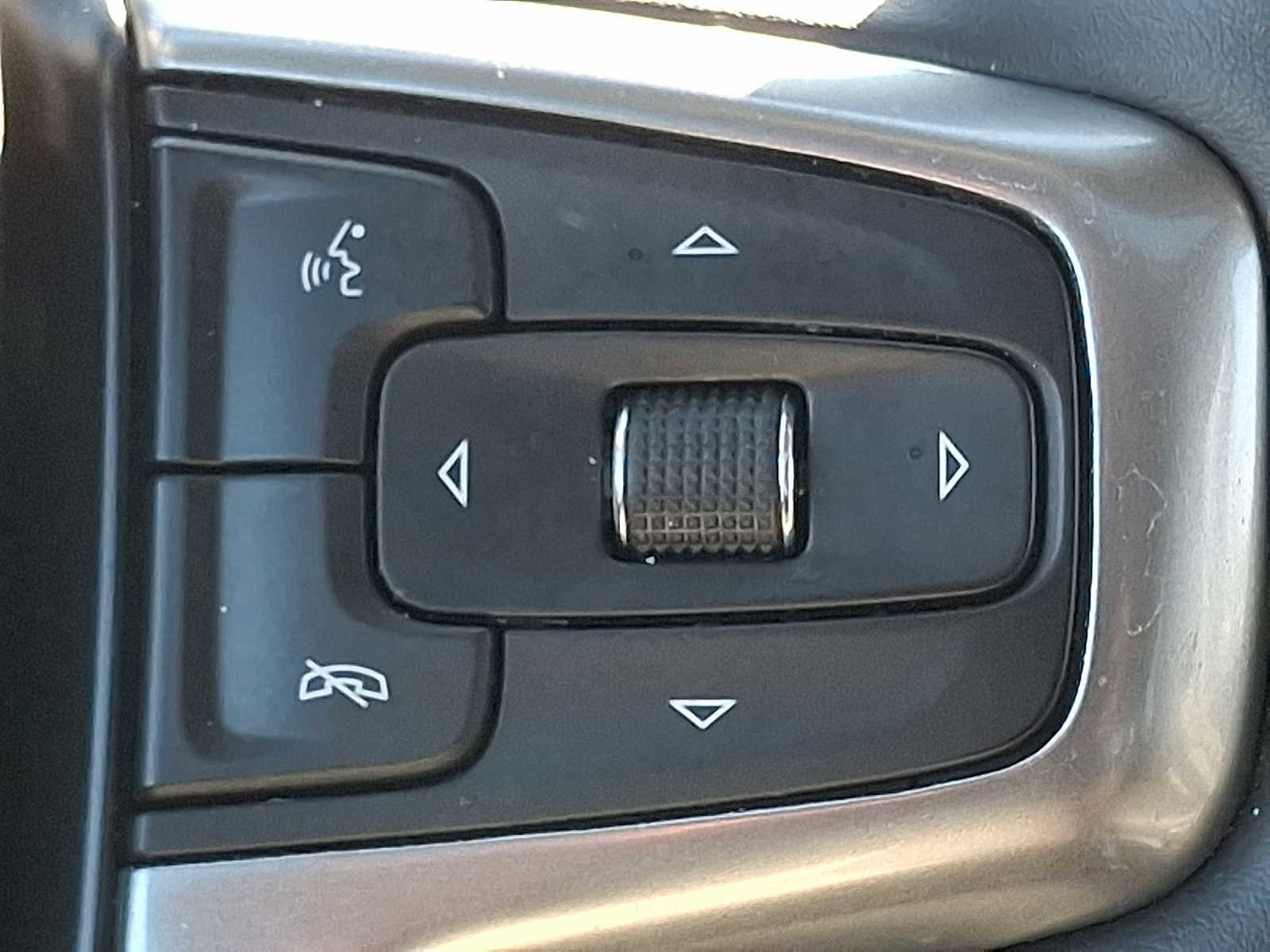 Certified 2023 Chevrolet Silverado 1500 LTZ w/ LTZ Premium Package image 23