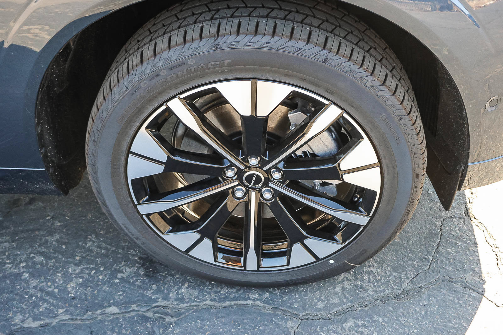 New 2026 Volvo XC60 T8 Plus w/ Climate Package AWD/4WD image 14