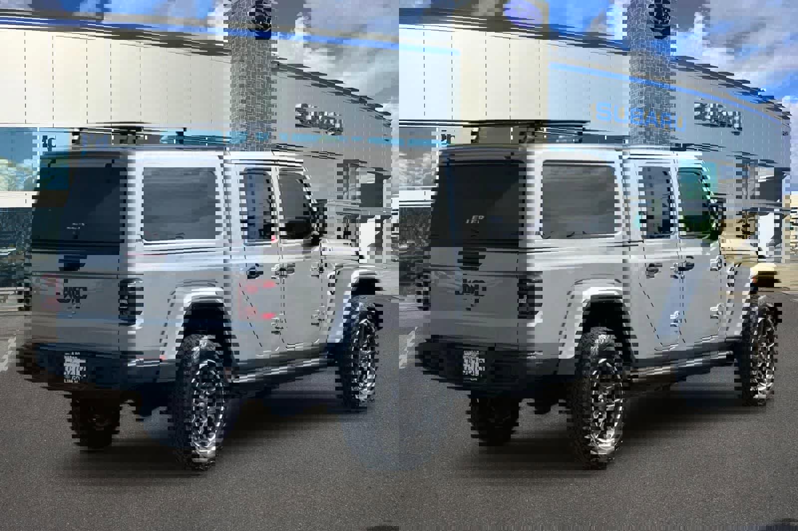 Used 2021 Jeep Gladiator Overland image 2