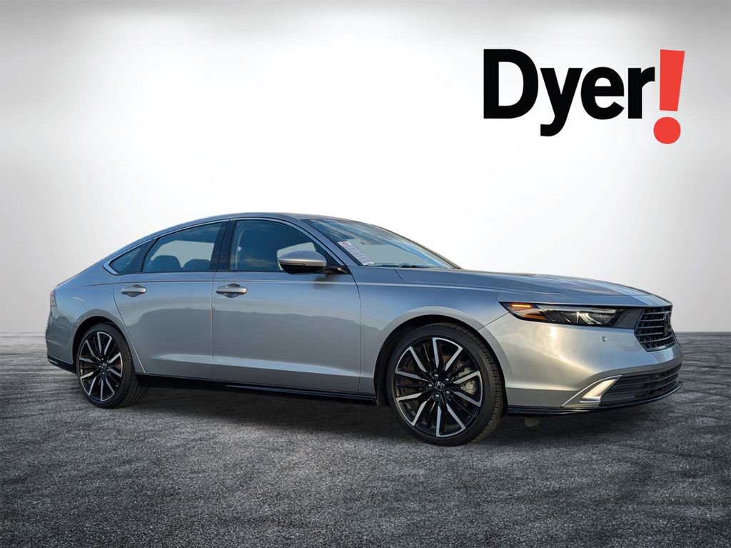 Used 2023 Honda Accord Touring image 2
