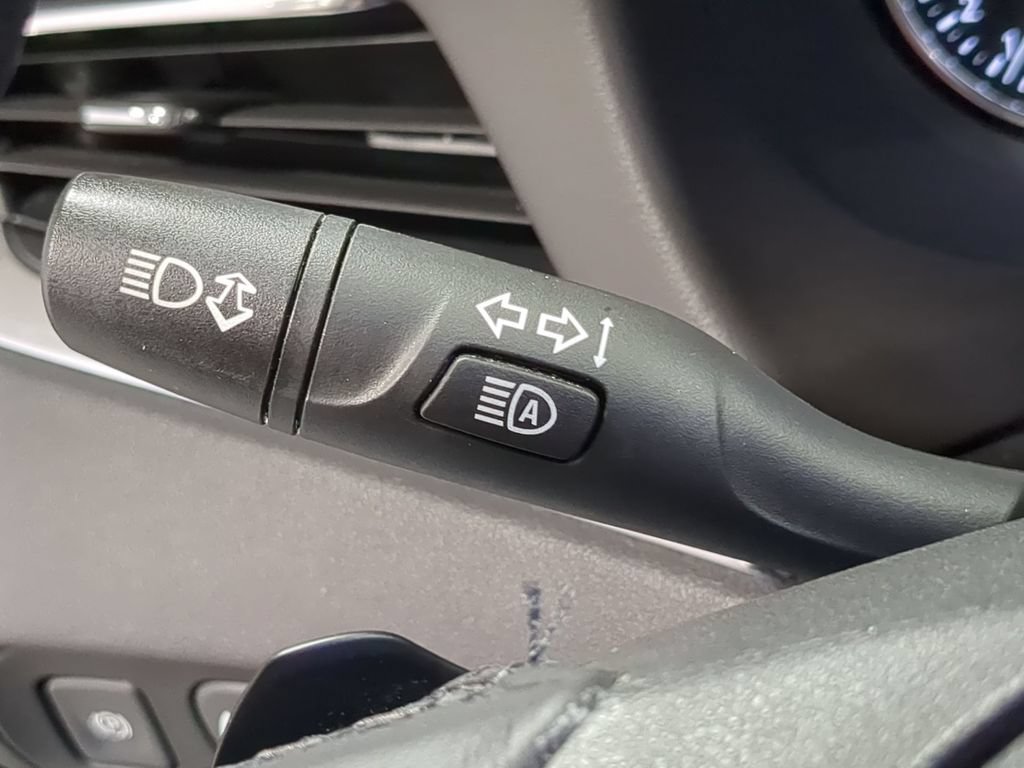 Used 2021 Buick Enclave Avenir w/ Avenir Technology Package AWD/4WD image 33