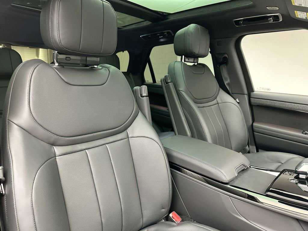 Certified 2025 Land Rover Range Rover Sport Dynamic SE AWD/4WD image 4