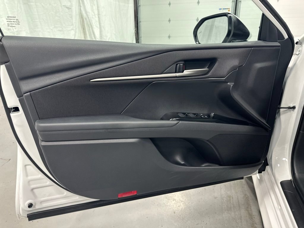 Used 2026 Toyota Camry LE FWD image 8