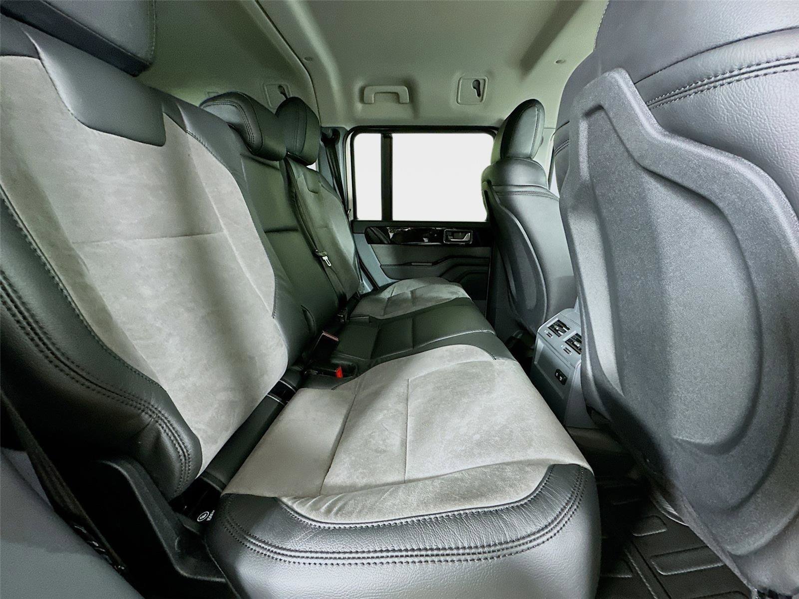 New 2025 INEOS Grenadier Fieldmaster Edition image 47