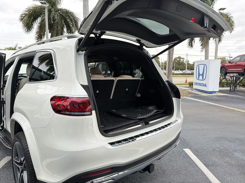 Used 2023 Mercedes-Benz GLS 450 4MATIC w/ AMG Line Exterior image 35