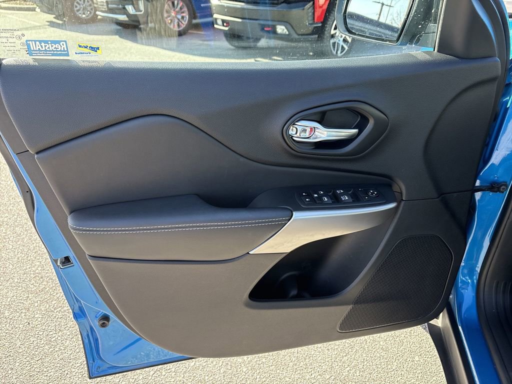 Used 2021 Jeep Cherokee Latitude Lux 80th Anniv w/ Quick Order Package 26U 80TH image 25