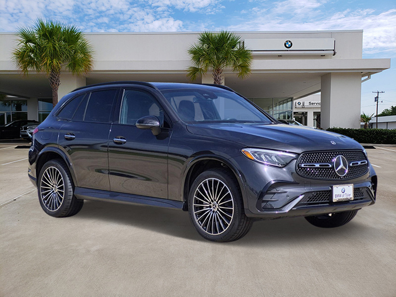 Used 2024 Mercedes-Benz GLC 300 image 3
