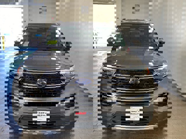 Certified 2021 Ford Explorer XLT w/ Equipment Group 202A image 3