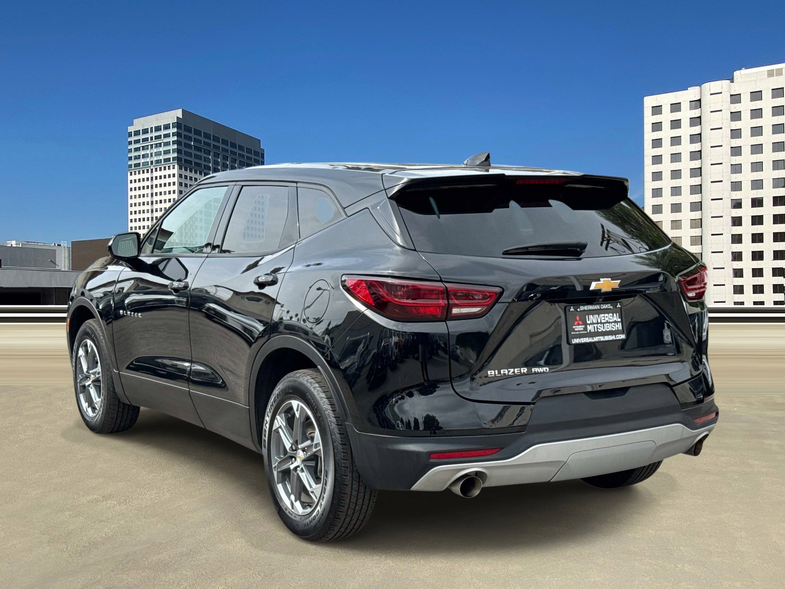 Used 2025 Chevrolet Blazer LT AWD/4WD image 3