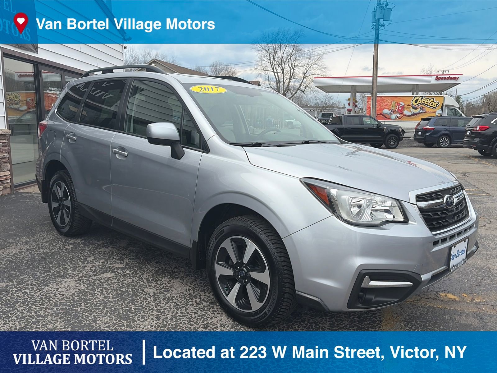 Used 2017 Subaru Forester 2.5i Premium w/ All-Weather Package image 4