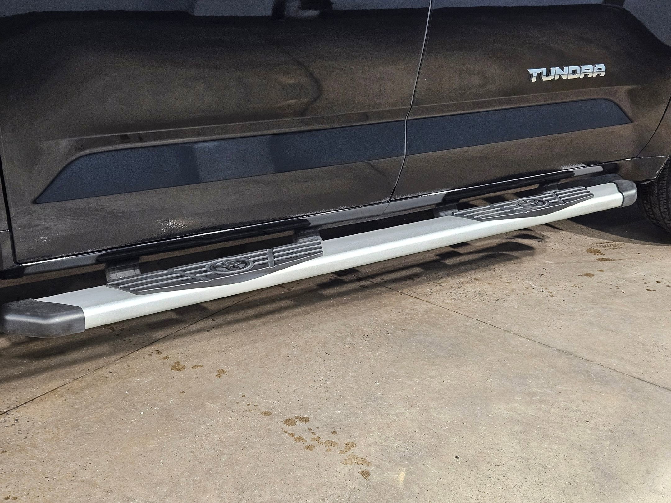 Used 2023 Toyota Tundra Limited w/ Power Package image 39