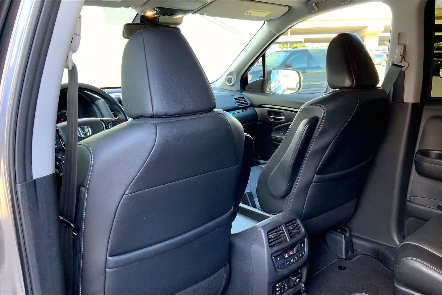 Used 2018 Honda Pilot Elite image 12
