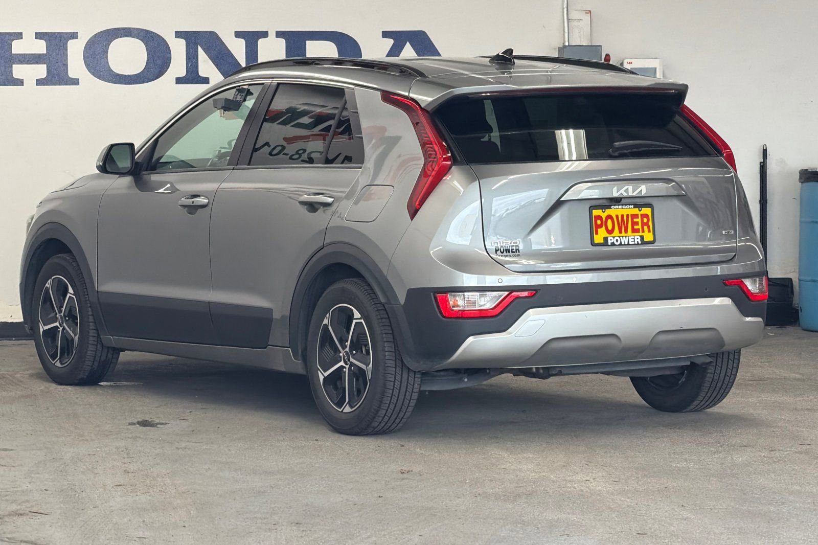 Used 2023 Kia Niro EX FWD image 6