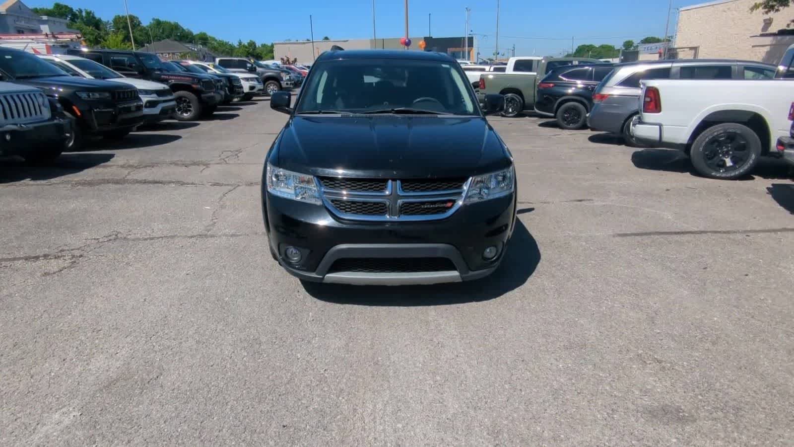 Used 2019 Dodge Journey SE FWD image 3