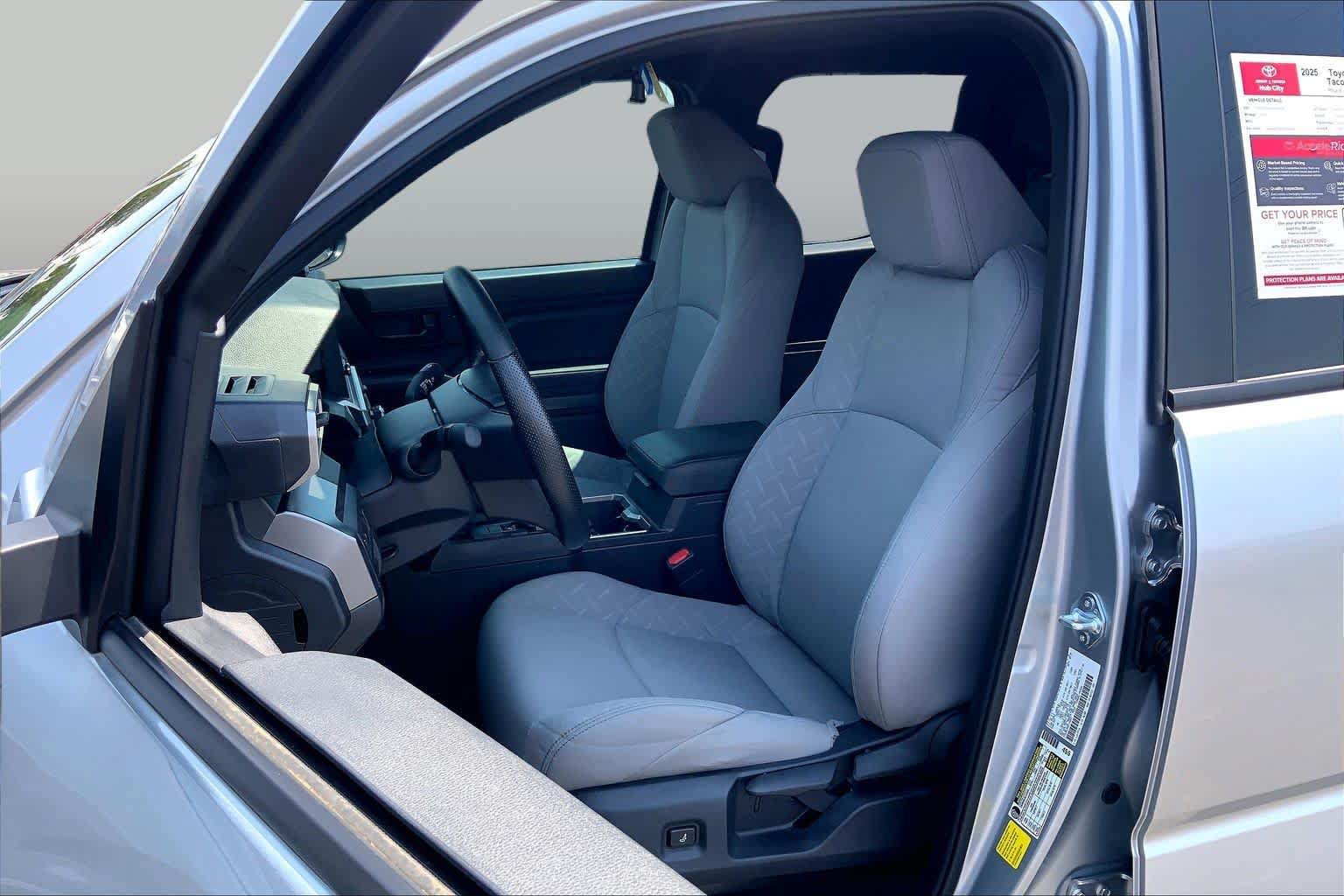 Used 2025 Toyota Tacoma SR5 AWD/4WD image 8