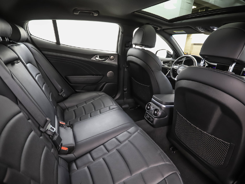 Used 2022 Kia Stinger GT2 AWD/4WD image 26