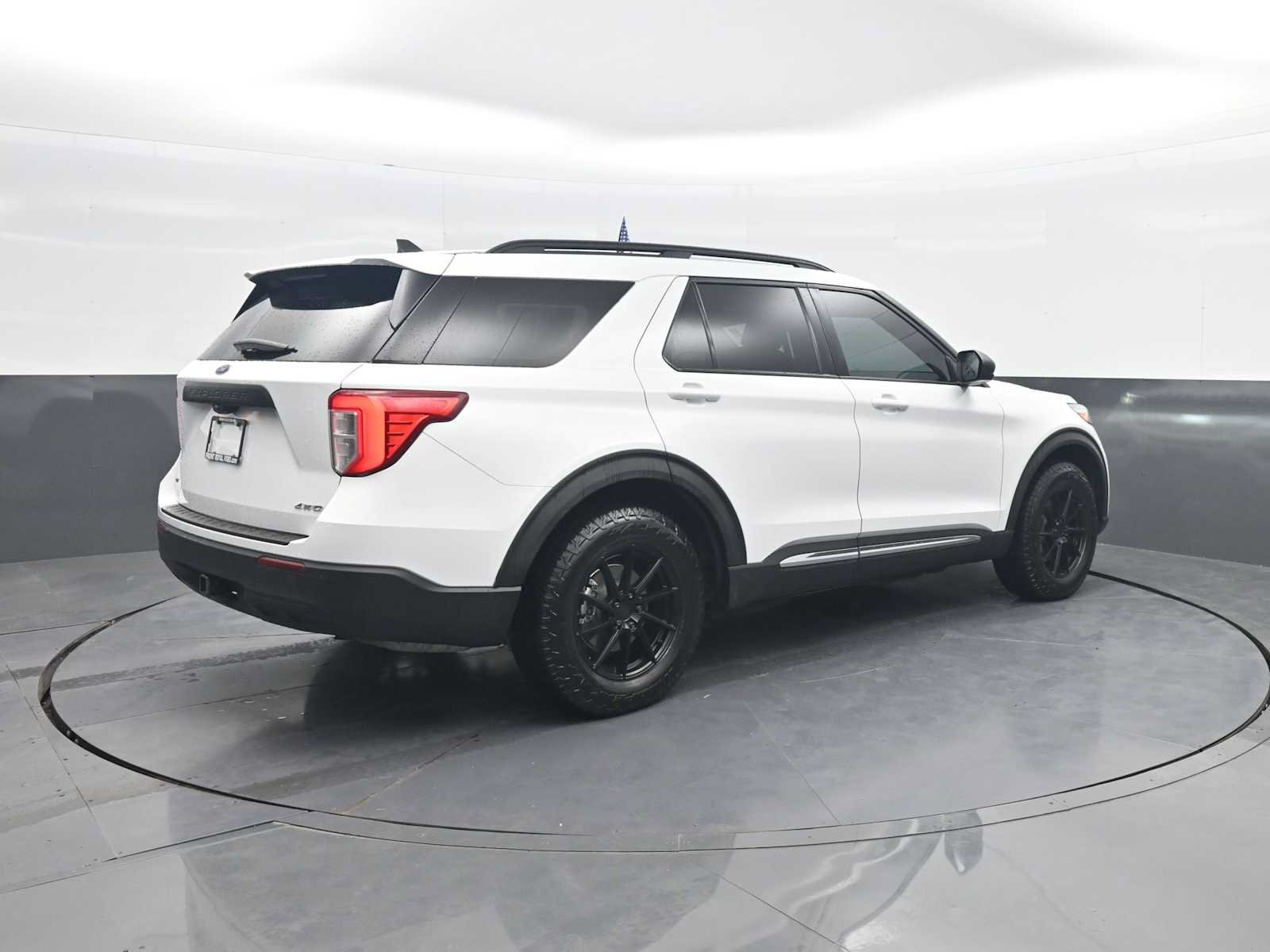 Certified 2021 Ford Explorer XLT w/ Class III Trailer Tow Package AWD/4WD image 8
