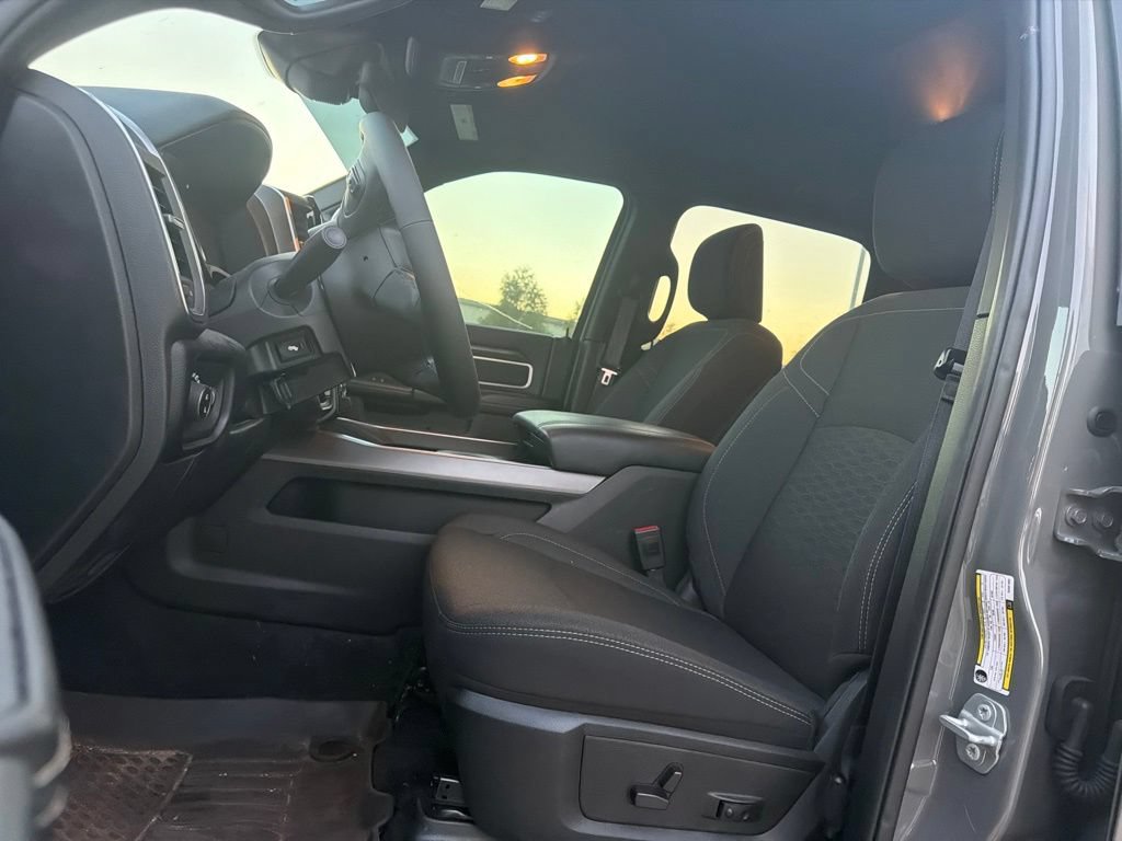Used 2025 RAM 2500 Big Horn AWD/4WD image 19