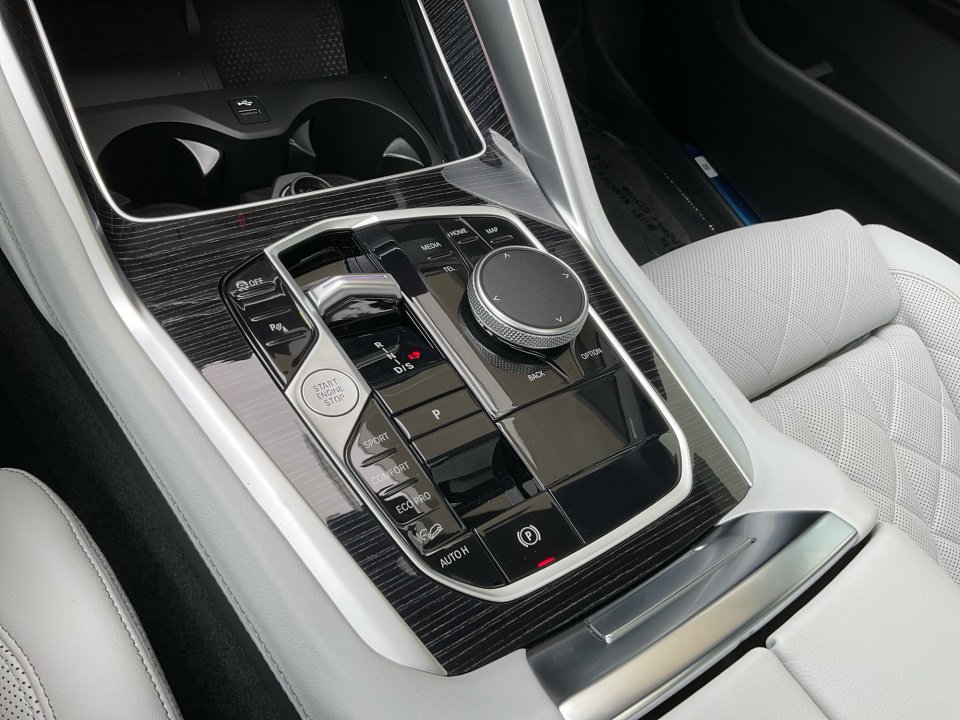 New 2026 BMW X6 xDrive40i w/ Climate Comfort Package image 20