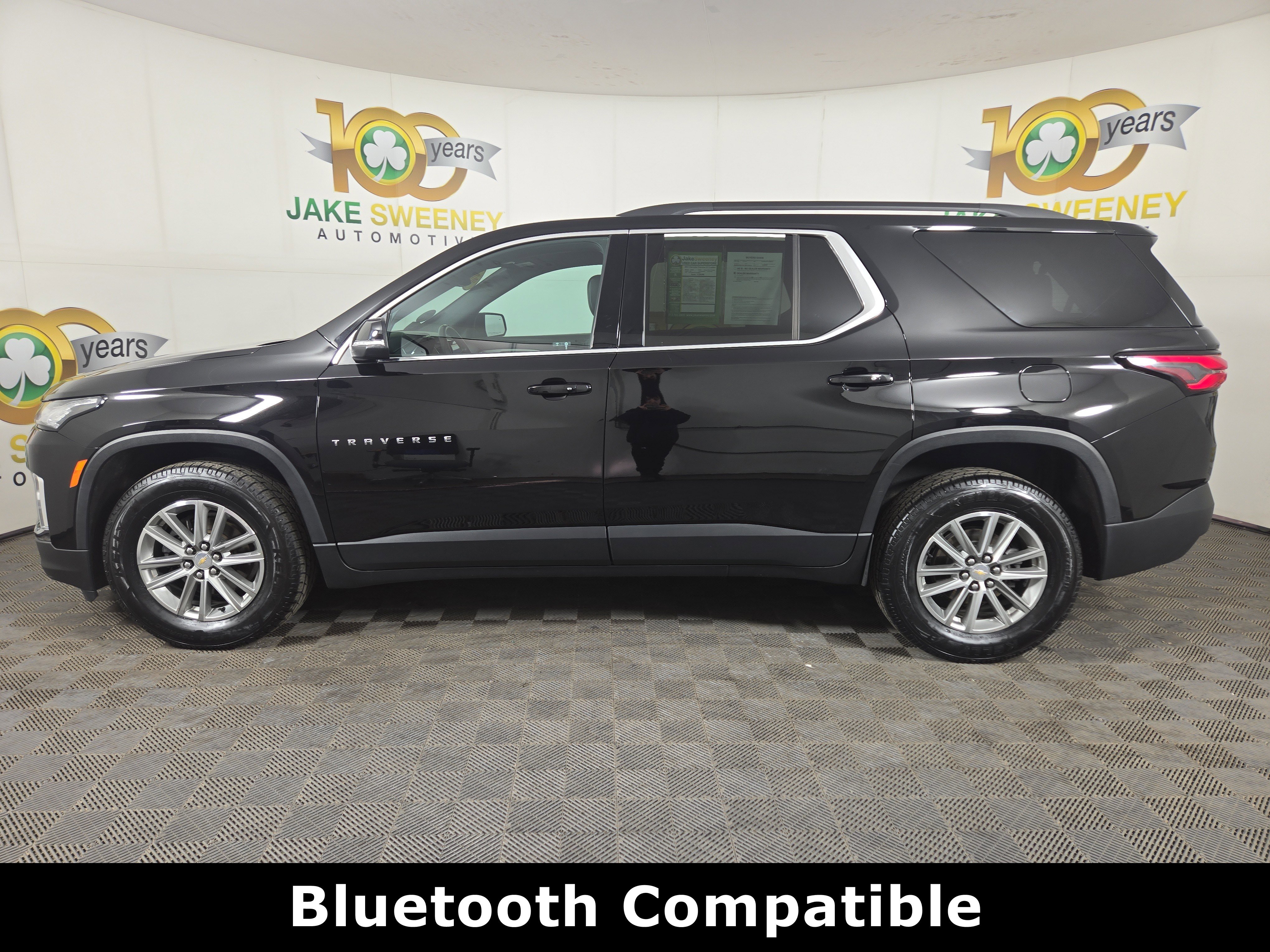 Certified 2023 Chevrolet Traverse LT w/ LPO, Floor Liner Package FWD image 4