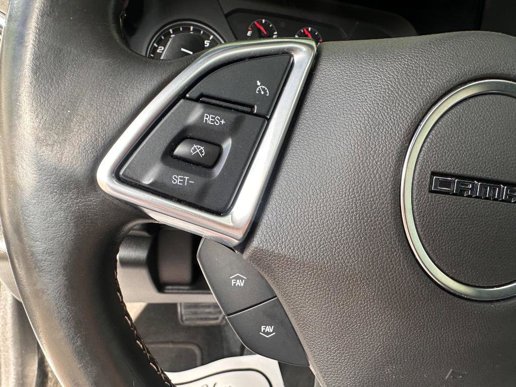 Used 2020 Chevrolet Camaro LT w/ Technology Package RWD image 11