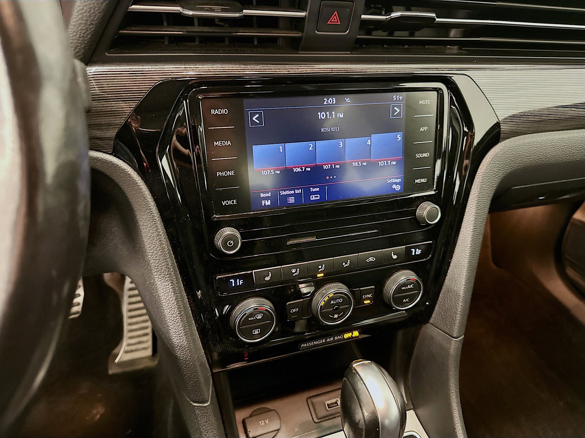 Used 2020 Volkswagen Passat 2.0T R-Line FWD image 25