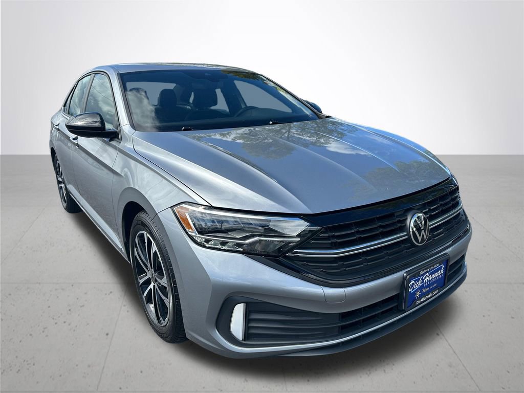 Used 2024 Volkswagen Jetta Sport image 5