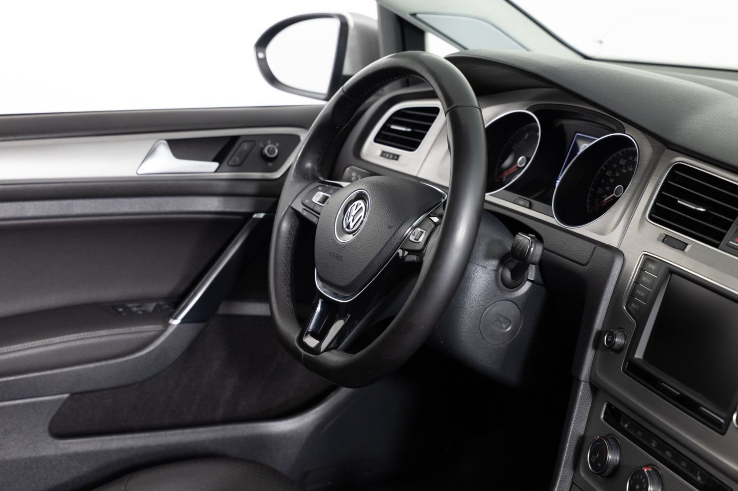 Used 2017 Volkswagen Golf SE FWD image 24