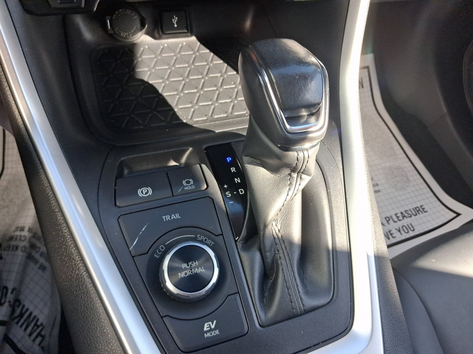 Used 2021 Toyota RAV4 XLE Premium AWD/4WD image 14