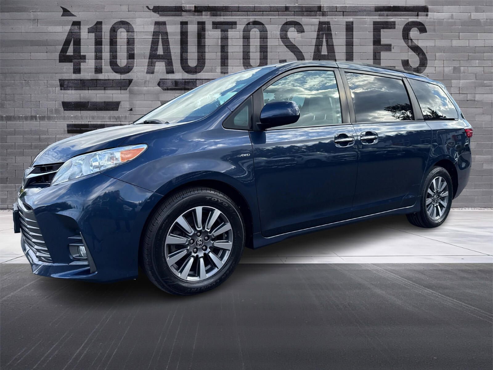 Used 2020 Toyota Sienna XLE AWD/4WD image 6