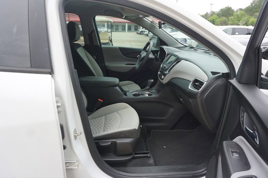 Used 2020 Chevrolet Equinox LS w/ LS Convenience Package FWD image 15