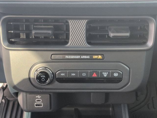 Used 2025 Ford Maverick XL image 9