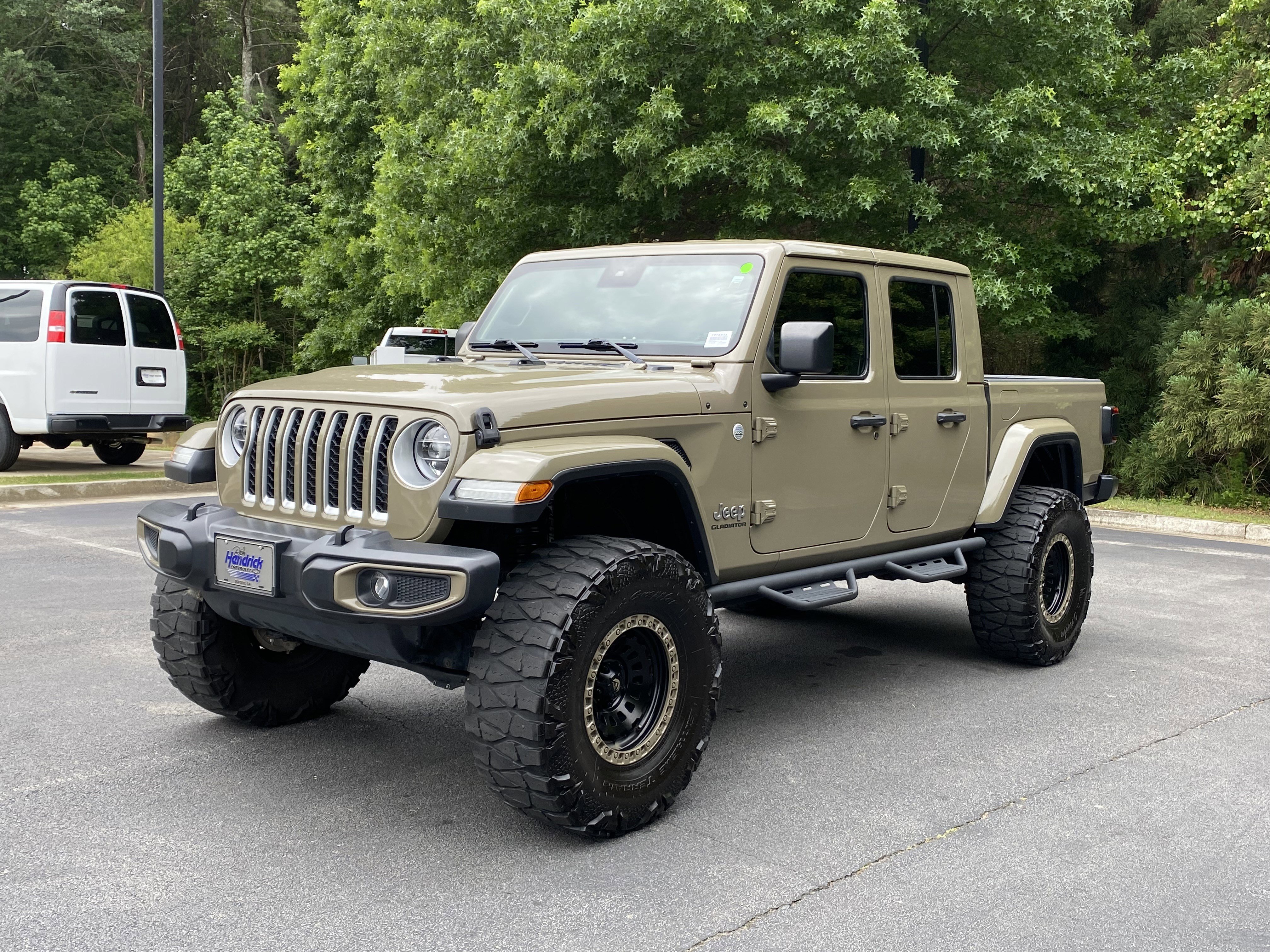 Used 2020 Jeep Gladiator Overland w/ Popular Equipment Package AWD/4WD image 5