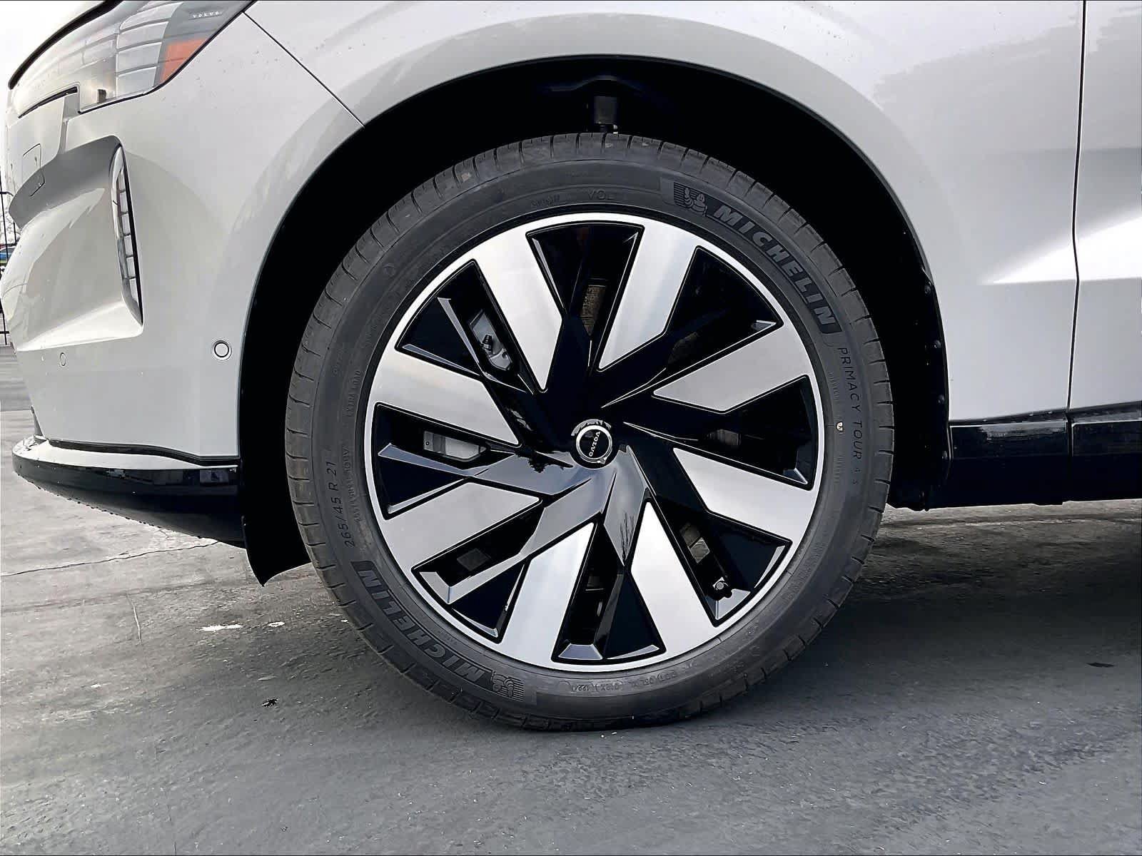 New 2025 Volvo EX90 Plus w/ Protection Package Premier AWD/4WD image 14