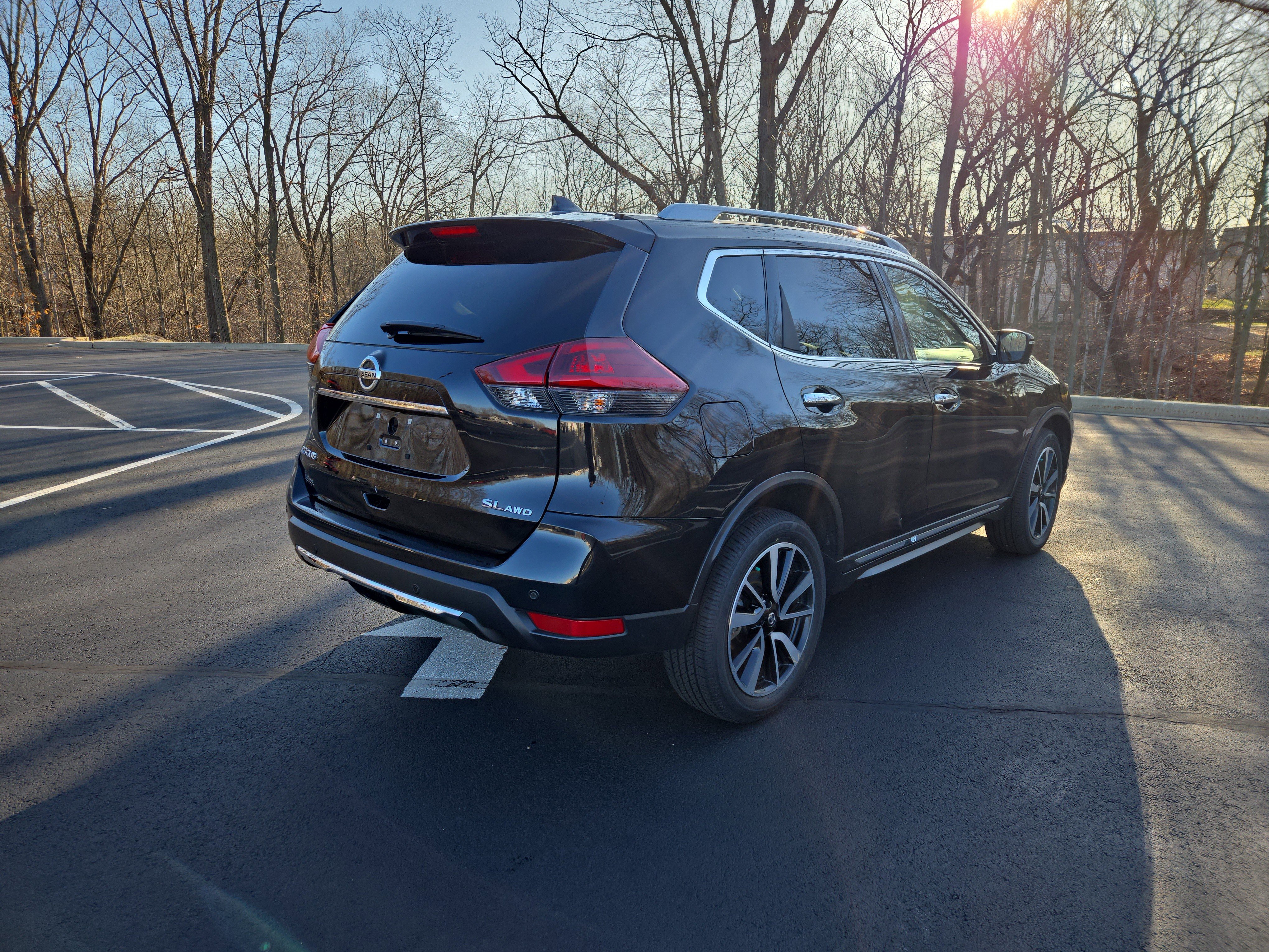 Used 2019 Nissan Rogue SL image 3