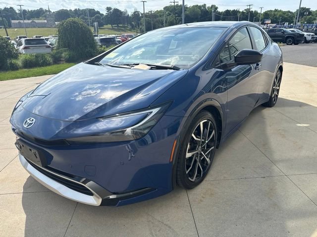 Used 2023 Toyota Prius Prime FWD image 3