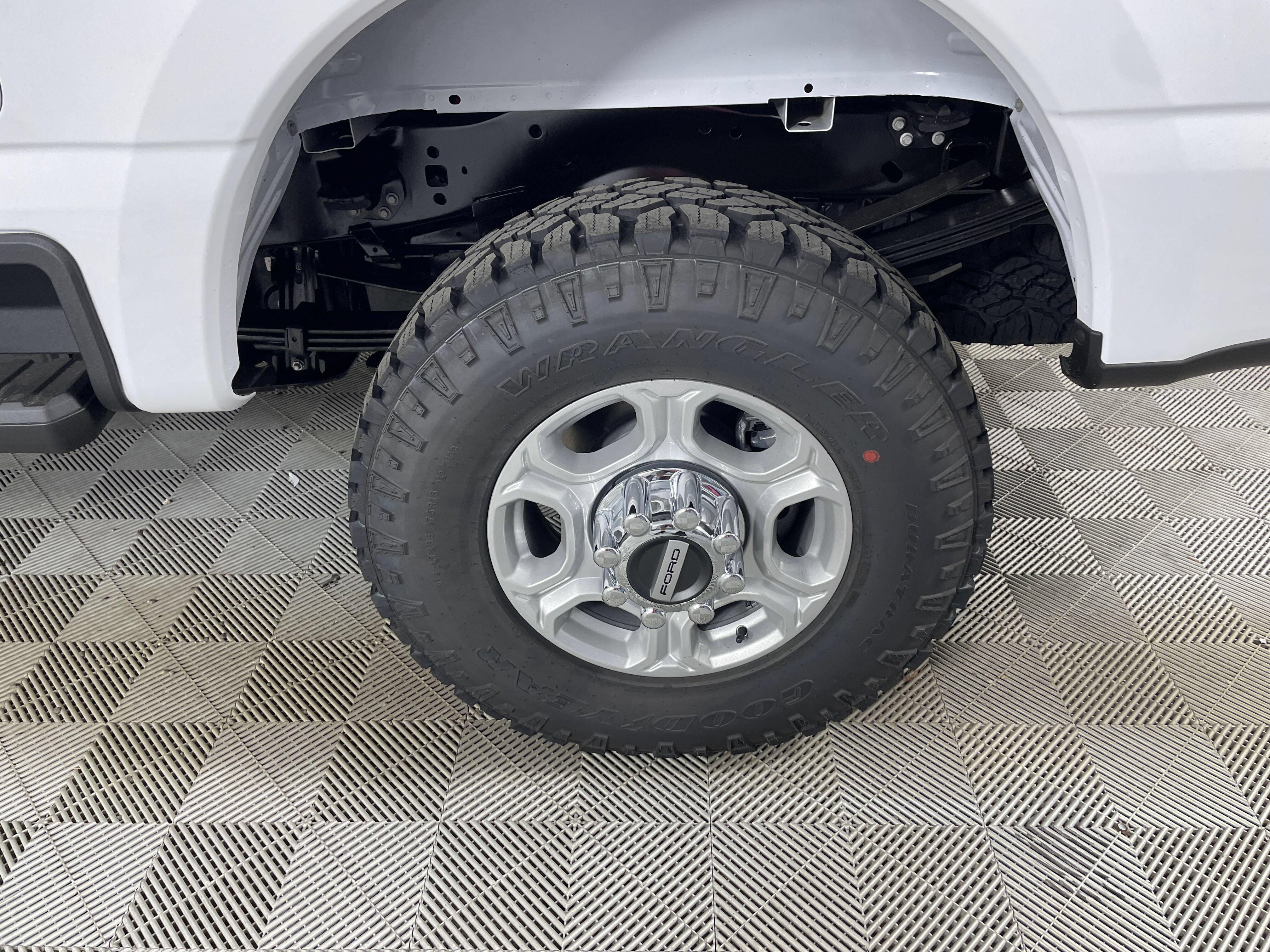 New 2027 Ford F250 XL w/ XL Off-Road 35" Tire Pakckage AWD/4WD image 7