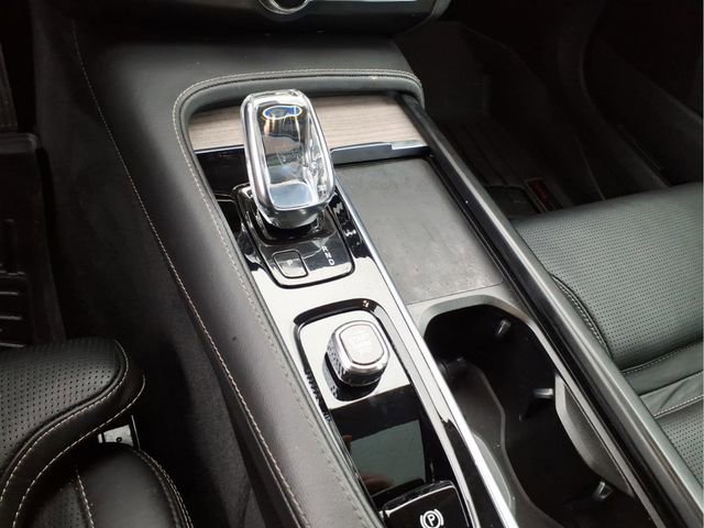 Used 2022 Volvo S90 B6 Inscription w/ Advanced Package image 25