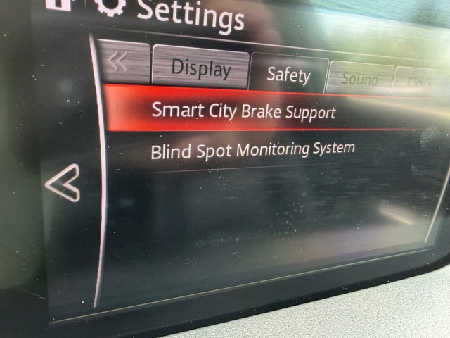 Used 2018 MAZDA MAZDA3 Touring FWD image 18