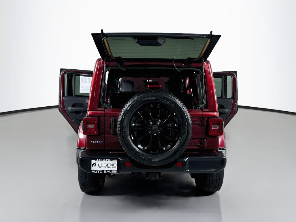 Used 2021 Jeep Wrangler Unlimited Sahara w/ Cold Weather Group AWD/4WD image 22