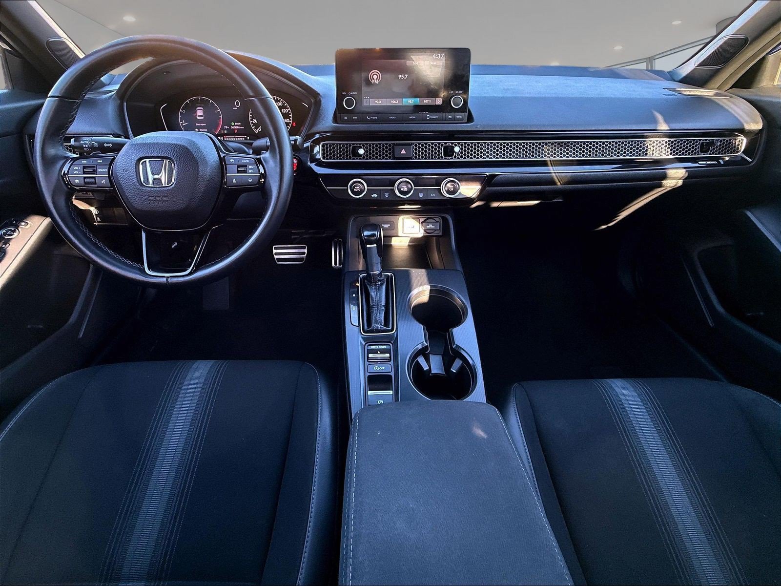 Used 2022 Honda Civic Sport image 11