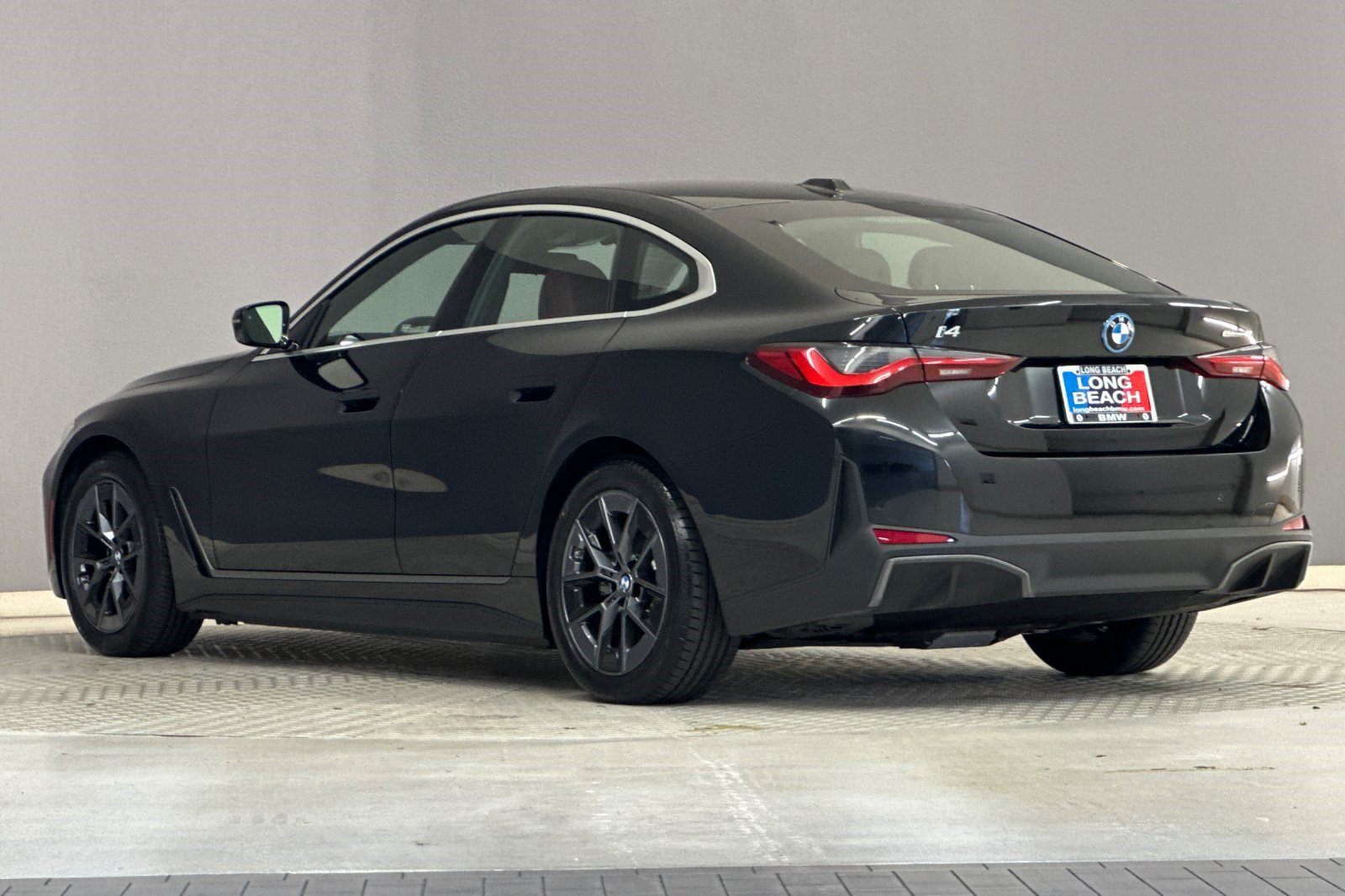 Used 2025 BMW i4 eDrive40 RWD image 3