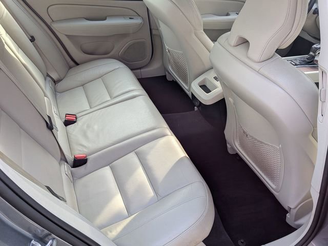 Used 2021 Volvo S60 T6 Momentum image 26