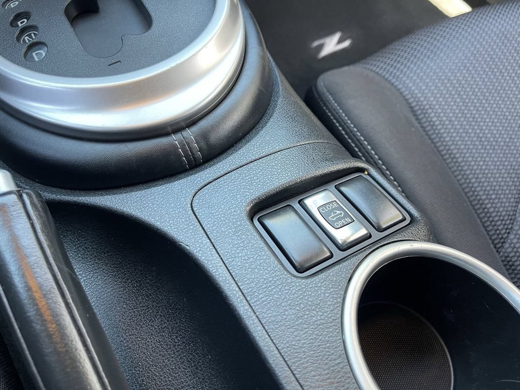 Used 2018 Nissan 370Z Roadster RWD image 20