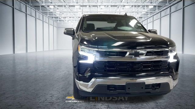 Used 2022 Chevrolet Silverado 1500 LT image 2