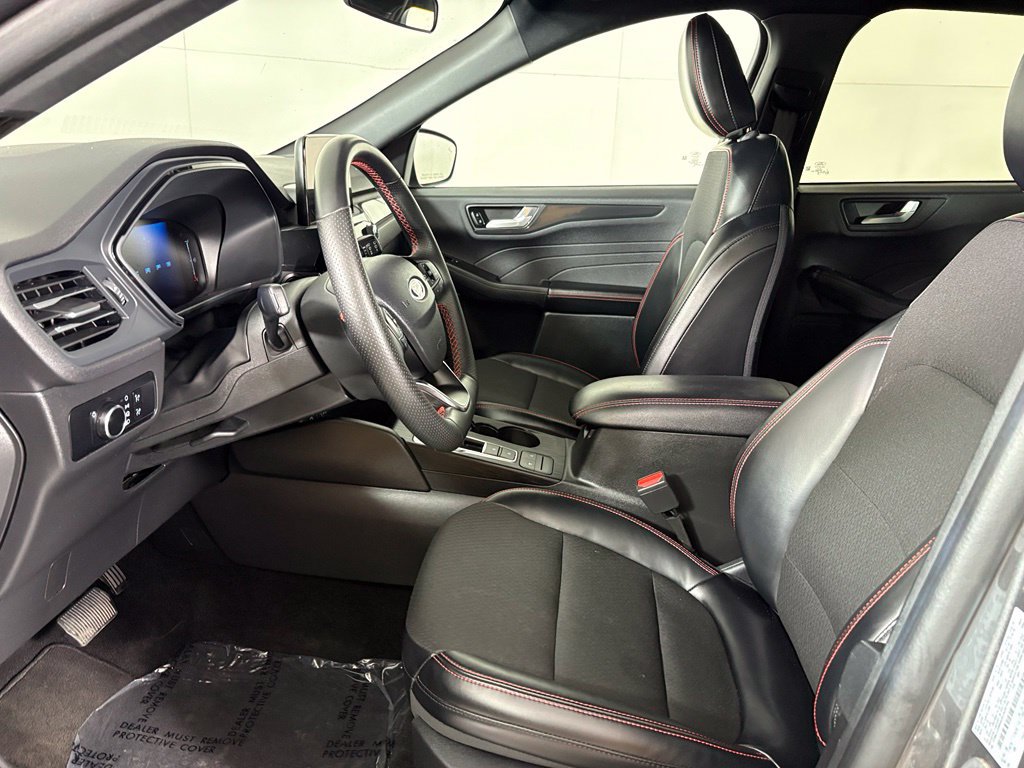 Used 2025 Ford Escape ST-Line FWD image 25
