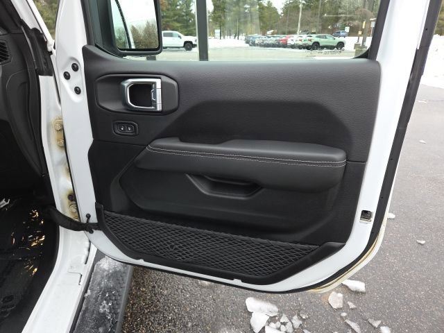 Used 2021 Jeep Wrangler Unlimited Sahara image 50