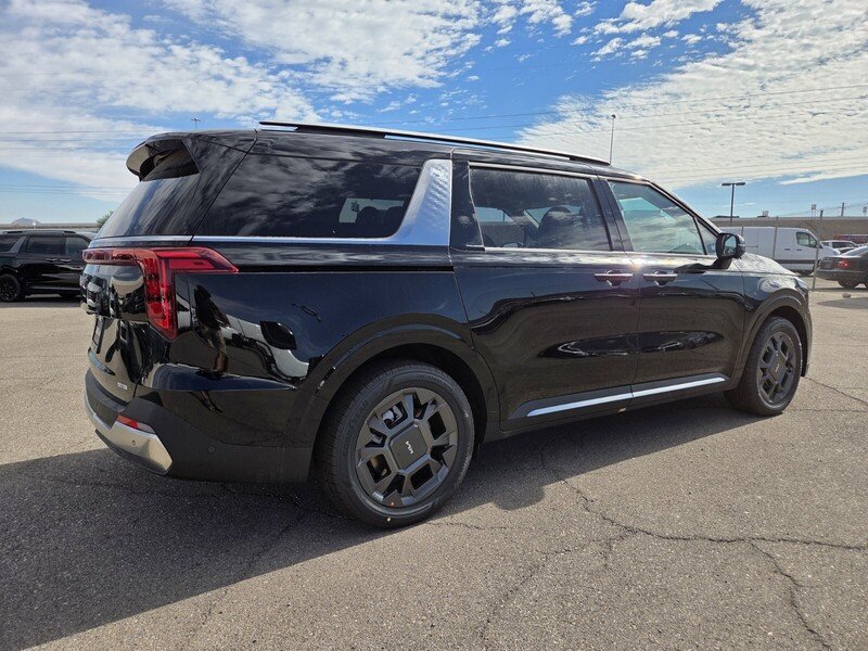 New 2026 Kia Carnival SX FWD image 3